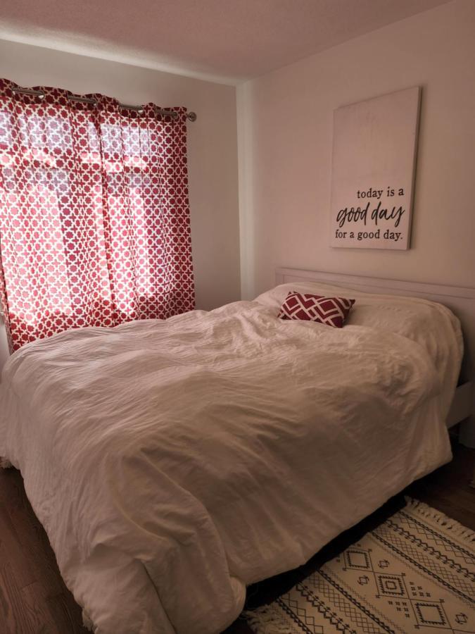 Place You Can Call Home !!! Near Ottawa Airport Bagian luar foto
