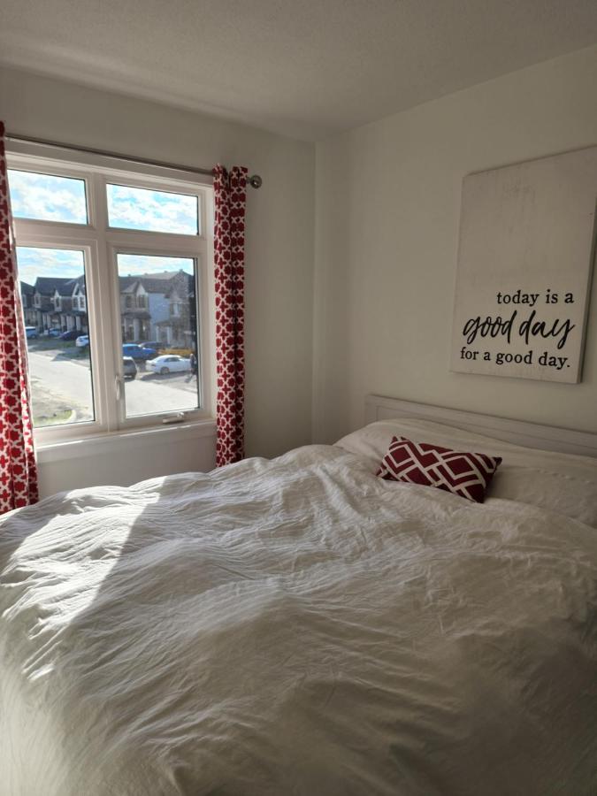 Place You Can Call Home !!! Near Ottawa Airport Bagian luar foto